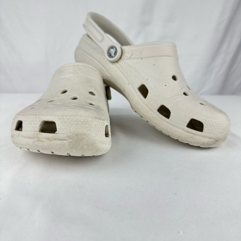 Crocs Classic Clog in Gray